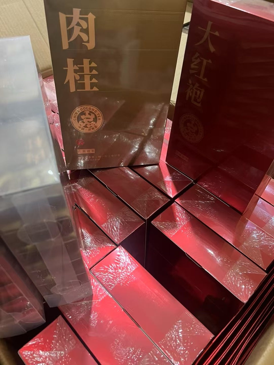 In-stock Wuyi rock tea gift boxes stacked in warehouse